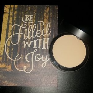 BareMinerals BarePRO Foundation in Golden Ivory 08